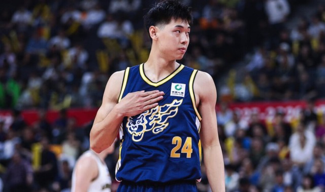 开云体育入口-抖抖锈迹，崔永熙时隔688天再度站上CBA赛场，5中1拿到2分3板