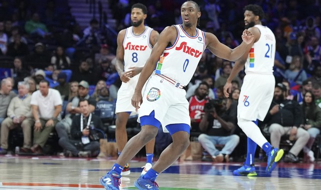 开云app-76人实惨！马克西至少缺席三周 恩比德已缺席5场 乔治仍被禁赛！