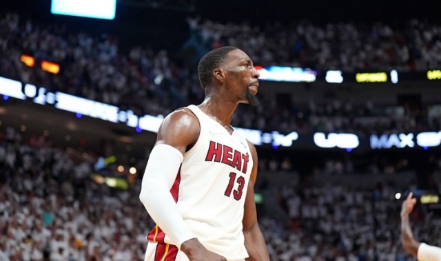 韦德：阿德巴约的43罚大部分都是实打实的 对面防不住他只能犯规