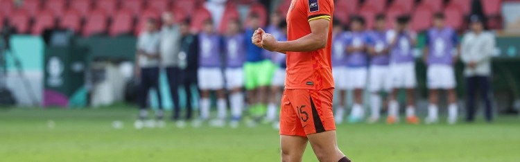 开云体育入口-泰山带刀后卫！20岁彭啸2球U23国足头号射手 曾在中乙3连梅开二度